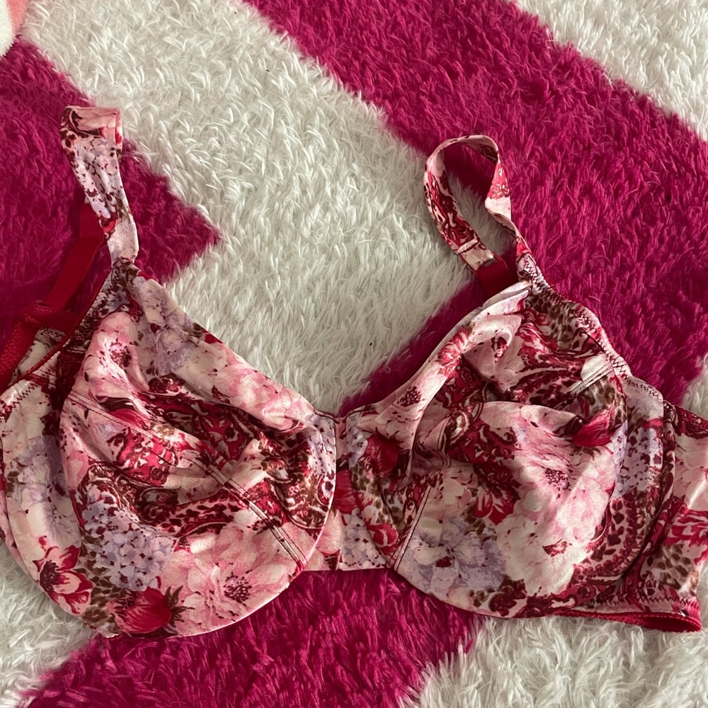 Vintage victoria secret bra satin/silk